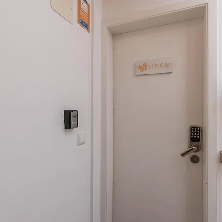 Madragoa Hideout Apartment Lisbon Exterior photo